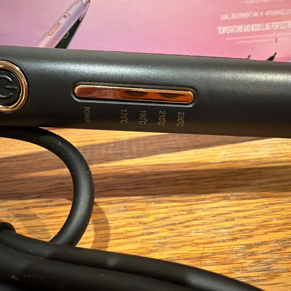 Style House Professional 1.25 Ceramic Flat Iron Hair Straightener Black 2107
